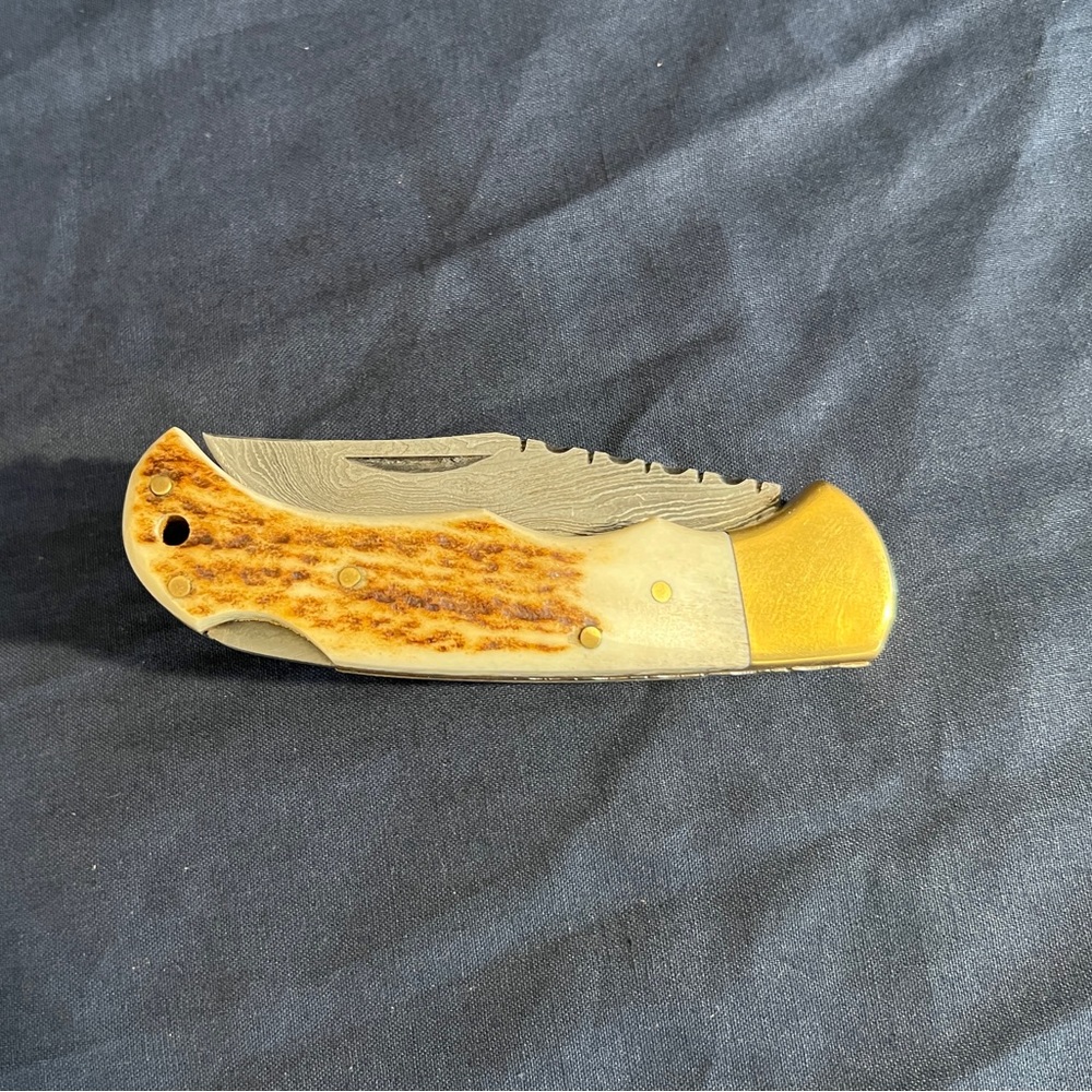 Vintage Hand Forged Damascus Steel with Ram Horn Handle Pocketknife